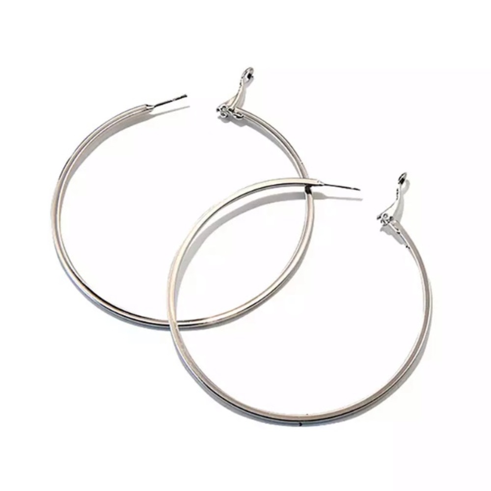 NEW๐๐BIG๐SILVERY HOOPS๐๐SIMPLE MODERN AWESOME - Picture 4 of 8